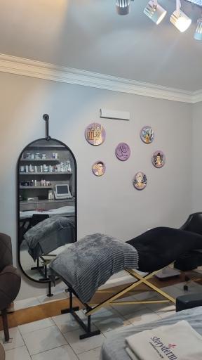 عکس سالن زیبایی جوان