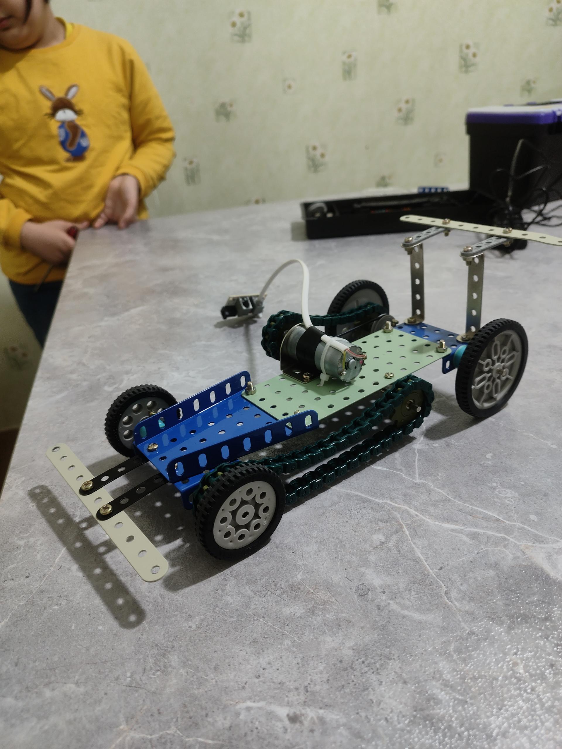 عکس خانه رباتیک مبتکران 