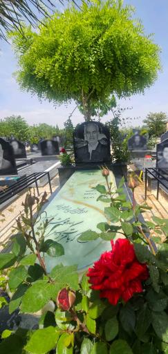 عکس مزار حاج عباس آقایی