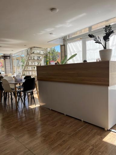 عکس رستوران بهار