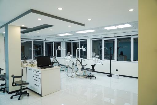 عکس دکتر حجت درویش پور (متخصص ارتودنسی)