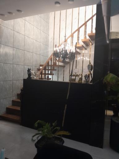 عکس کافه رستوران ماه دی