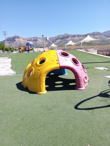 عکس زمین بازی کودکان