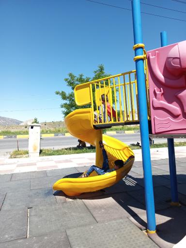 عکس زمین بازی کودکان