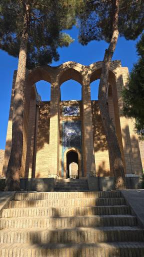 عکس آرامگاه میر رضی الدین آرتیمانی