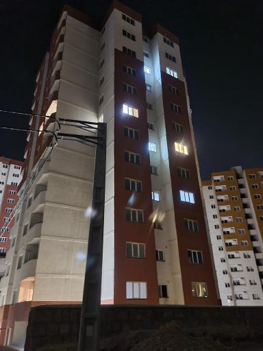 عکس برج یاس