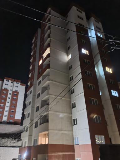 عکس برج یاس