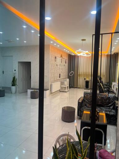 عکس سالن زیبایی لادن