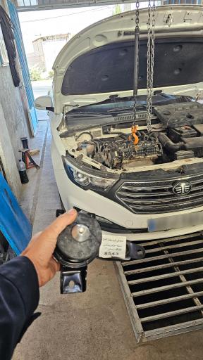 عکس تعمیرگاه آچار طلایی