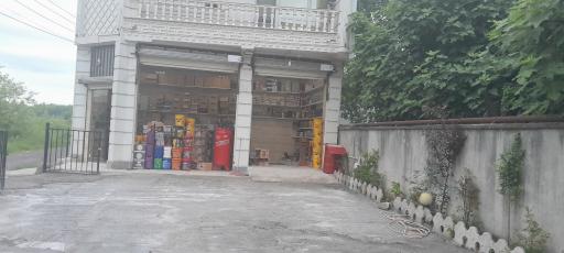 عکس تاپ سرویس و فروشگاه روغن موتور امیر رضا