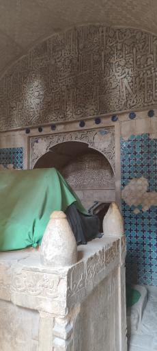 عکس بقعه پیر شهر پیربکران