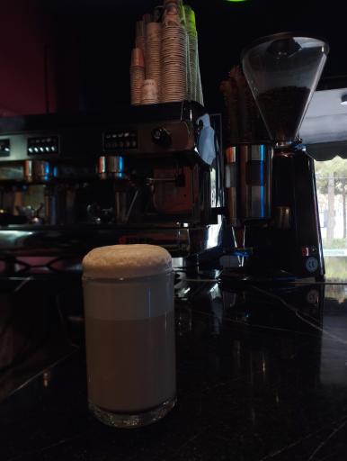 خانه قهوه امید