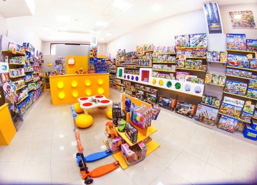 عکس فروشگاه اسباب بازی لگو