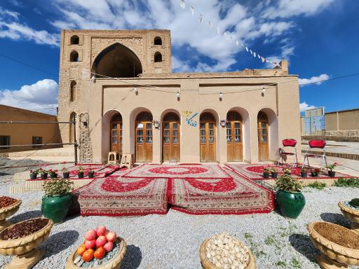 عکس بقعه پیر شهر پیربکران