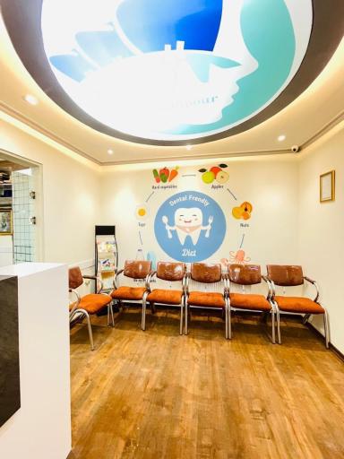 عکس کلینیک دندانپزشکی دکتر منوچهر احمدپور