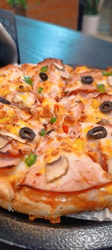 عکس پیتزا آلما