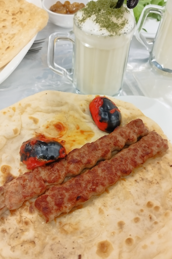 عکس نان داغ و کباب داغ امیر کبیر