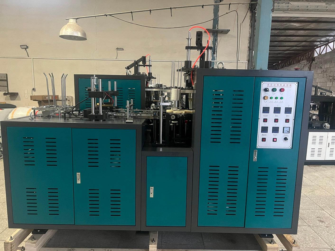 عکس دستگاه لیوان کاغذی ایران کاپ