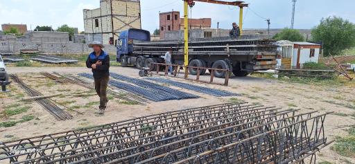 عکس کارگاه تولید تیرچه فلزی بتنی فوم و مصالح ساختمانی