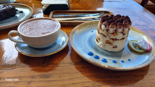 عکس کافه ویولانژ