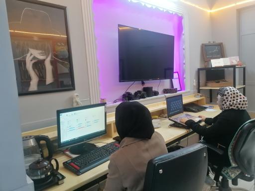 عکس آتلیه چشم رنگی