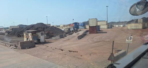 عکس محوطه تخلیه سنگ شهروا