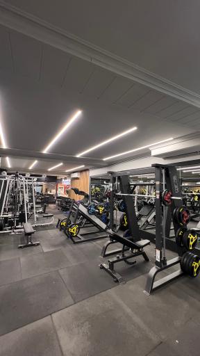 عکس باشگاه بدنسازی فیت لایف 