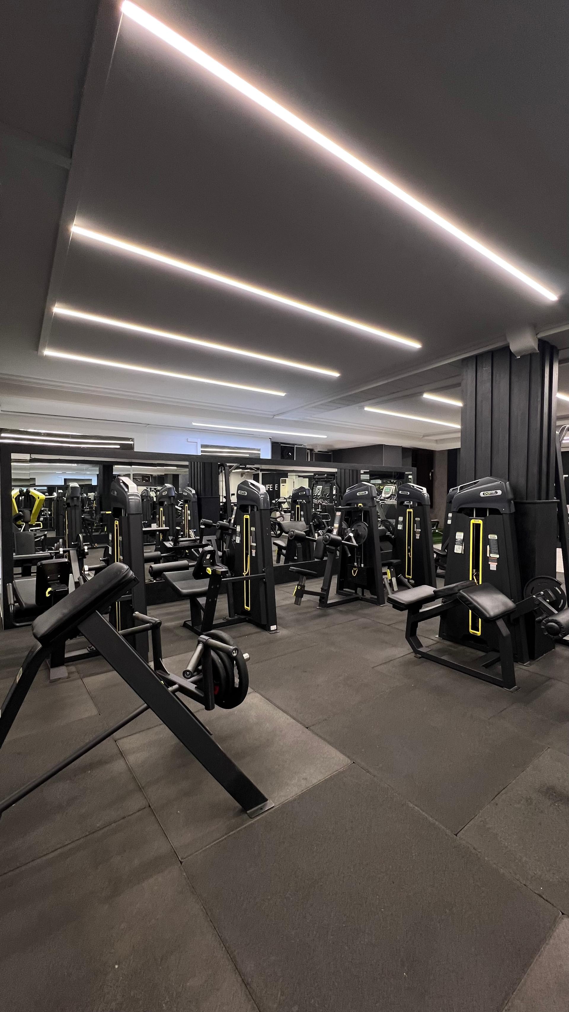 عکس باشگاه بدنسازی فیت لایف 