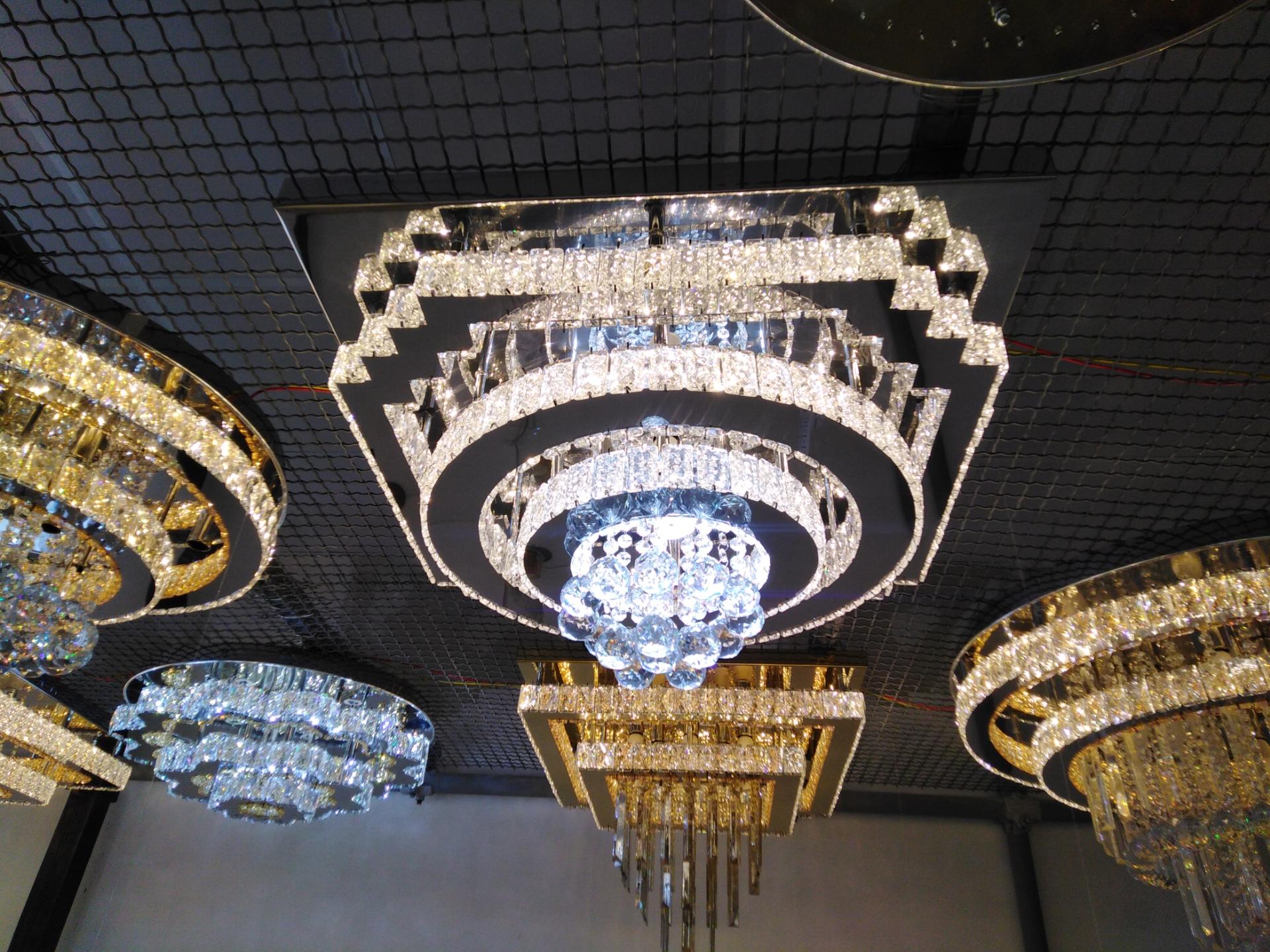 عکس لوستر مهروماه 