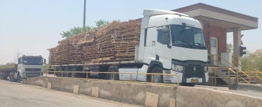 عکس انبار چوب مهدیزاده