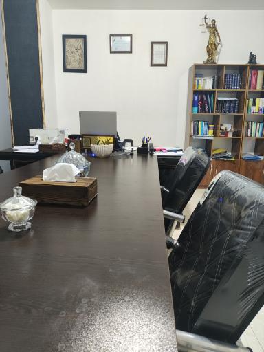عکس دفتر وکیل پایه یک دادگستری حسین نعمتی
