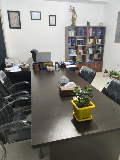 عکس دفتر وکیل پایه یک دادگستری حسین نعمتی