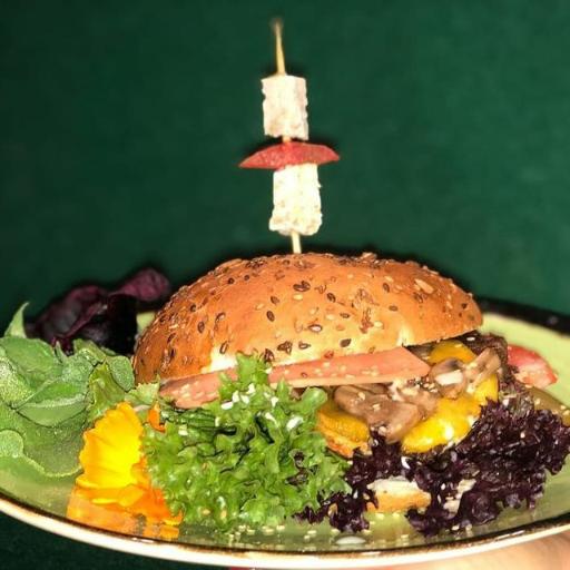 عکس غذای گیاهی بشقاب سبز