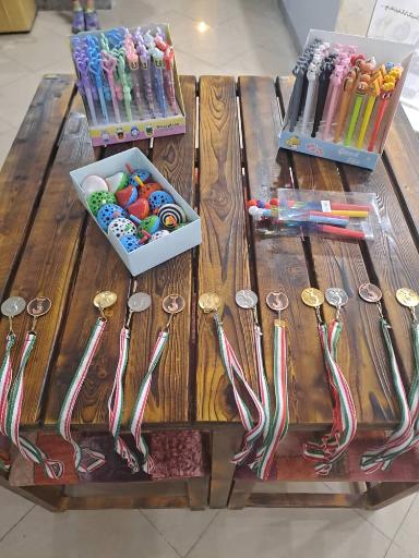 عکس باشگاه شطرنج و بازی های فکری هشت در هشت