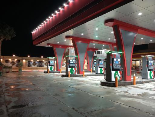 عکس پمپ بنزین ولی عصر