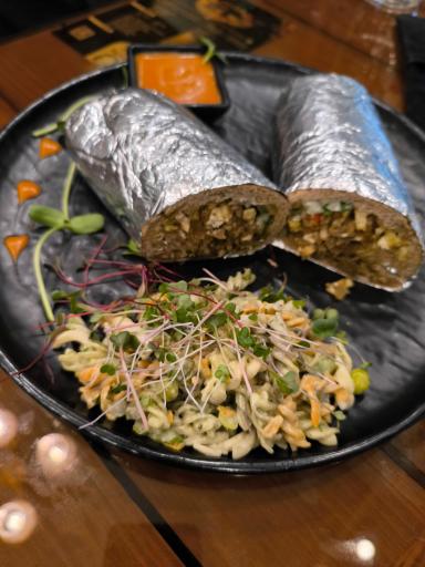 عکس غذای گیاهی بشقاب سبز