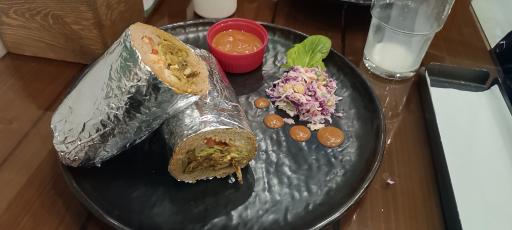 عکس غذای گیاهی بشقاب سبز