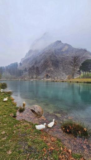 عکس دریاچه طاق بستان