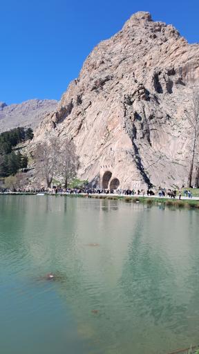 عکس دریاچه طاق بستان