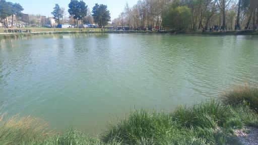 عکس دریاچه طاق بستان