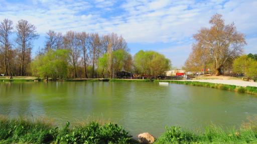 عکس دریاچه طاق بستان