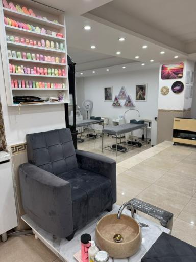 عکس سالن زیبایی لیلی