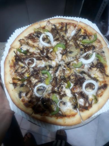 عکس پیتزا جوان