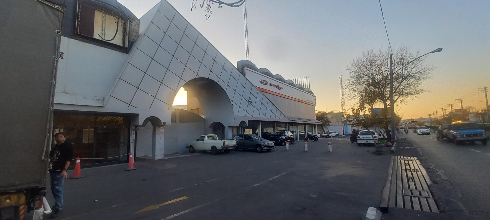 عکس نمایندگی مدیران خودرو