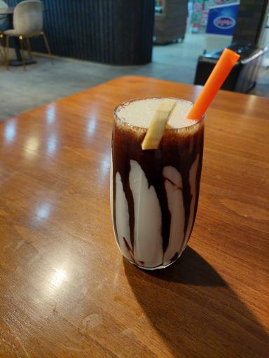 عکس کافه وست