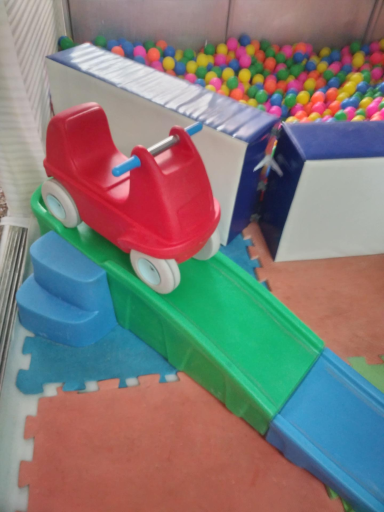 عکس مهد و پیش دبستانی و خانه کودک ریحانه