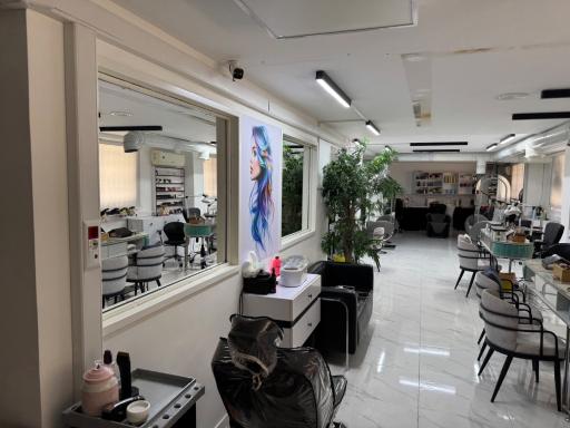 سالن زیبایی سولا