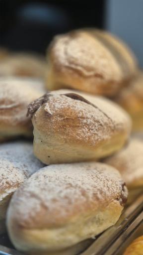 عکس کافه شیرینی ری‌را