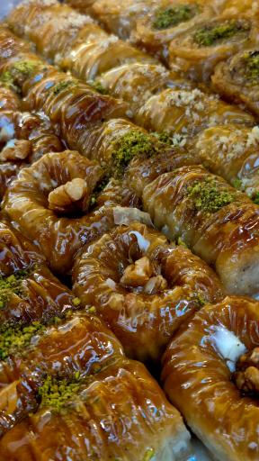 عکس کافه شیرینی ری‌را