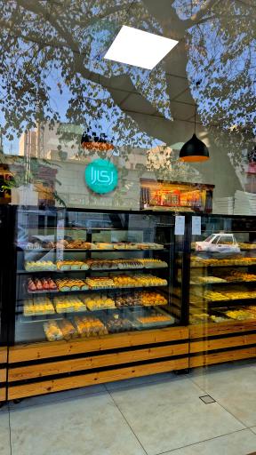 عکس کافه شیرینی ری‌را